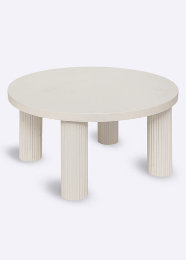 Table basse épurée avec pieds rainurés Creme