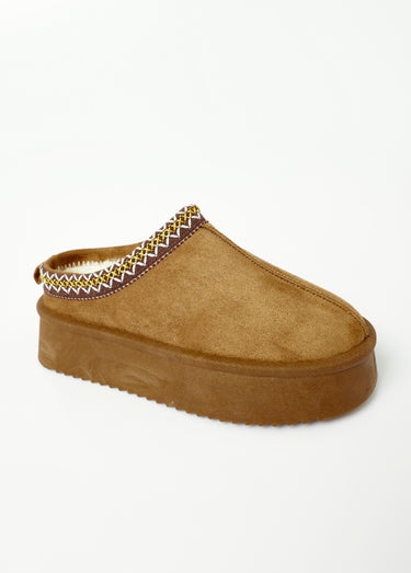 Mules effet daim fourrées et compensées Camel