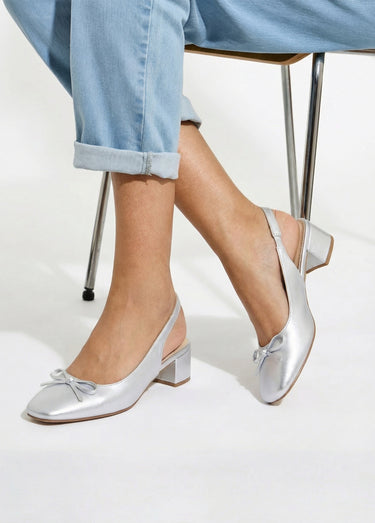 Ballerines slingback, petit talon enrobé Argente