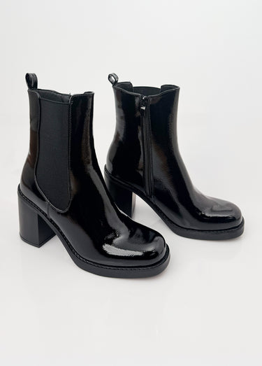 Chelsea boots vernies à talon, bout carré Noir