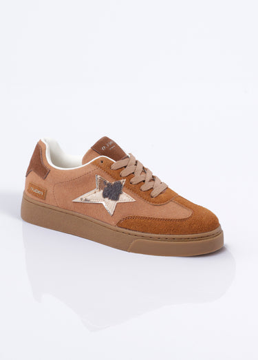 Sneakers en suédine détail fourrure Camel