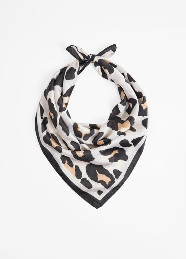 Foulard carré satin, grand motif léopard Leopard