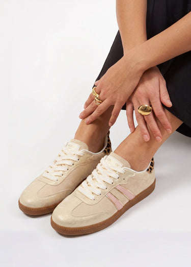 Sneakers vintage avec lacets fantaisie Beige