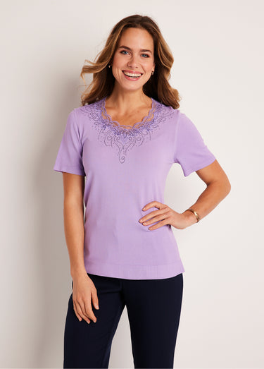 Pull fin brodé manches courtes Lilas