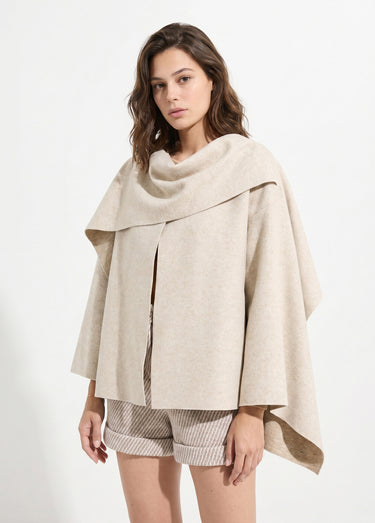 Veste bouton bijou métal et écharpe Beige