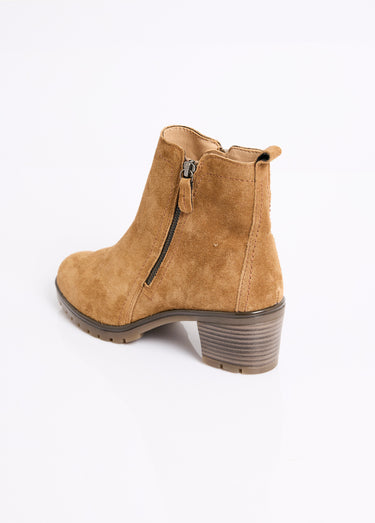 Boots zippées à talon en cuir suédé Camel