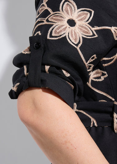 Robe chemisier ceinturée avec broderies Noir/Beige