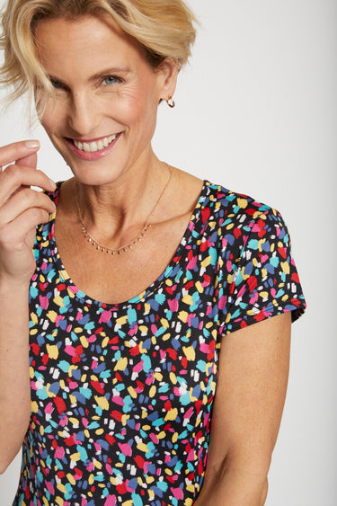 Robe courte galbée évasée Fond Noir