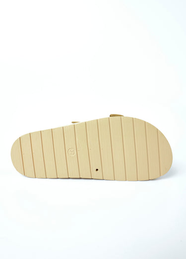 Sandales ergonomiques avec boucles et rivets Beige