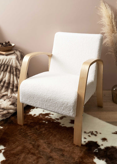 Fauteuil bouclette accoudoirs bois Blanc/Marron