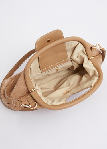 Sac à main tressé bourse, fermoir cadre Beige