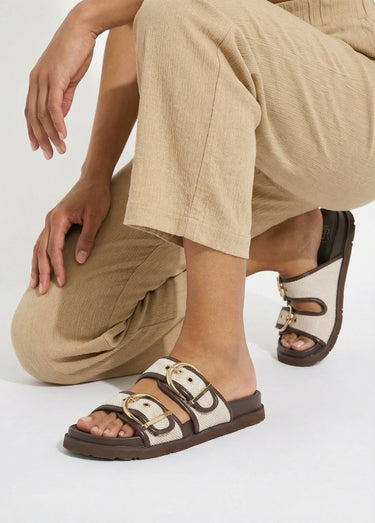 Mules chic tissu natté et boucles métal Marron