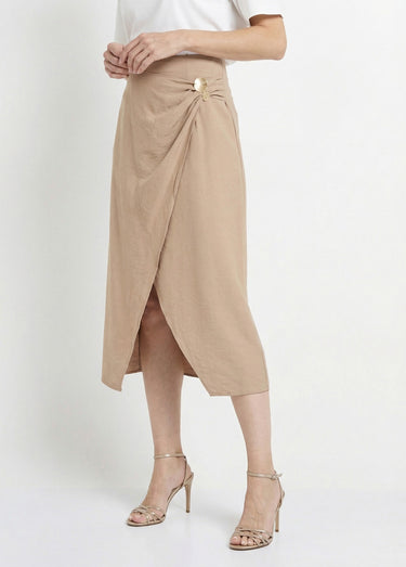 Jupe portefeuille détail métal bijou Beige