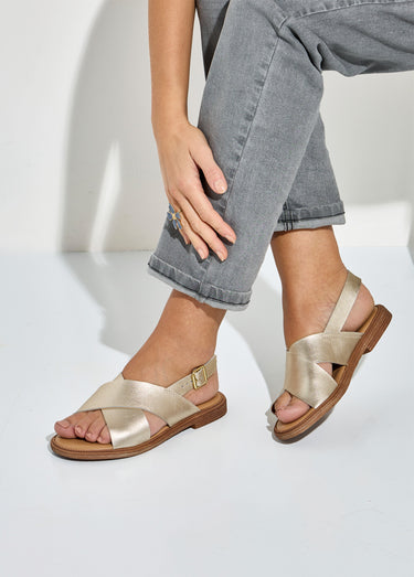 Sandales plates brides croisées Dore