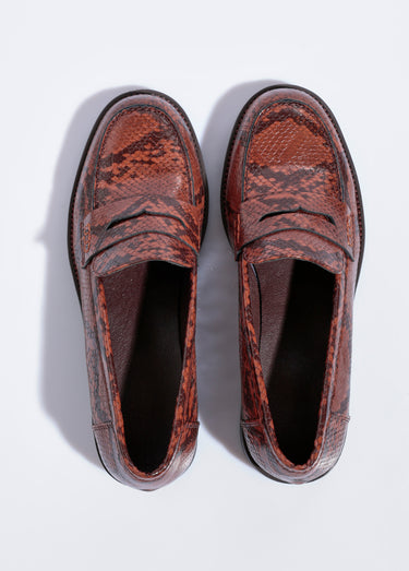 Mocassins aspect reptile petit talon Marron