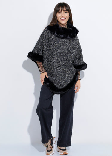 Poncho cape à carreaux détails fourrure Noir