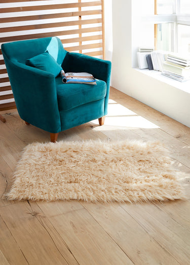 Tapis décoratif poils longs Beige