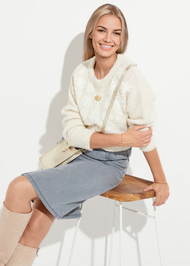 Pull moelleux col rond fleurs brodées Beige