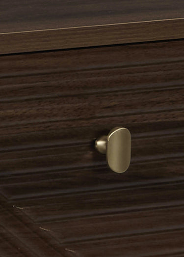 Table de chevet en bois foncé rainuré Marron