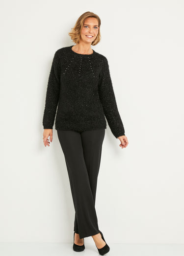 Pull doux maille poilue col rond perlé ajouré Noir
