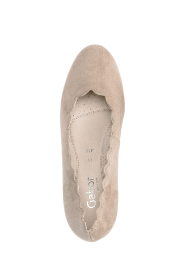 Escarpins cuir nubuck avec bord écailles Sable