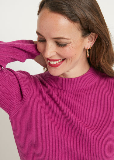 Pull court col montant maille côtelée Cyclamen