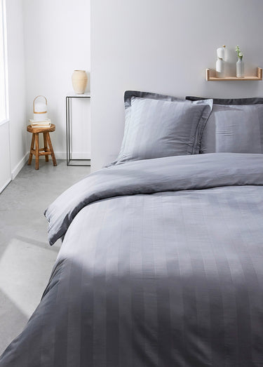 Drap housse satin de coton avec rayures Gris