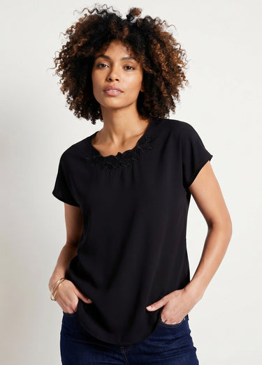 Top long manches courtes broderies col rond Noir