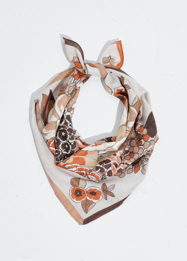 Foulard carré thème floral camélias Ecru/Brique