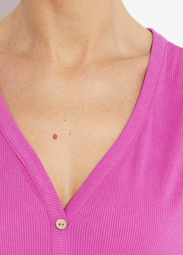 T-shirt col V jersey cotelé, Essentiel Fuchsia