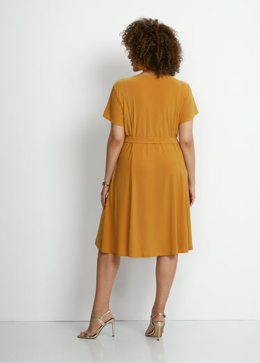 Robe courte ceinturée col V Jaune
