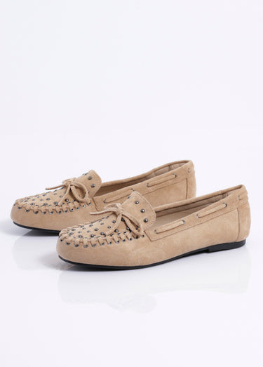 Mocassins avec liens et clous métal Beige