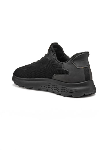 Baskets sportwear à lacets en mesh Noir