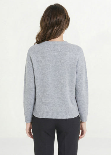 Pull doux col rond avec strass et sequins Gris