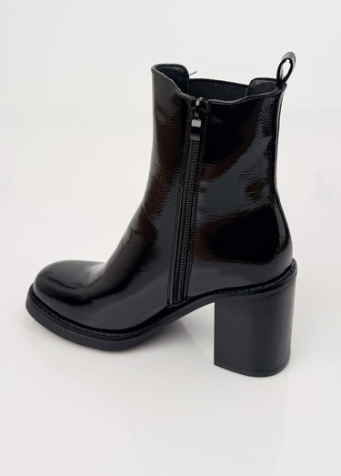 Chelsea boots vernies à talon, bout carré Noir
