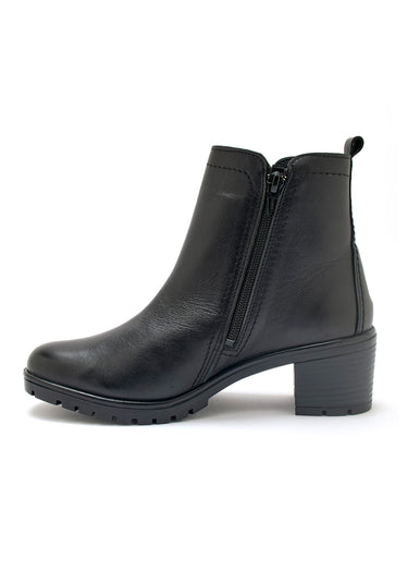 Boots cuir, talon large et bout amande Noir