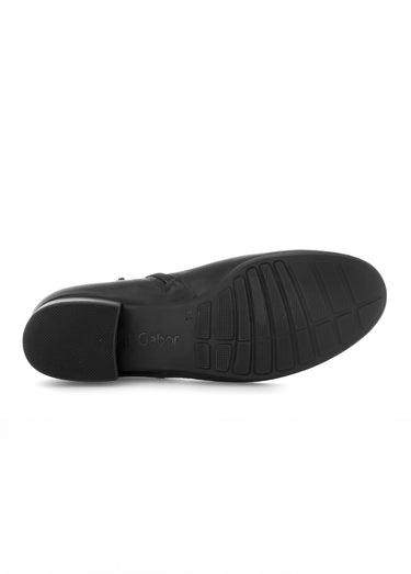 Boots zippées en cuir petit talon Noir