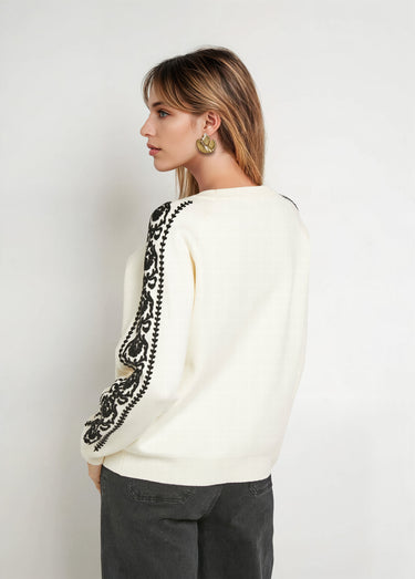 Pull maille épaisse broderies manches Ecru
