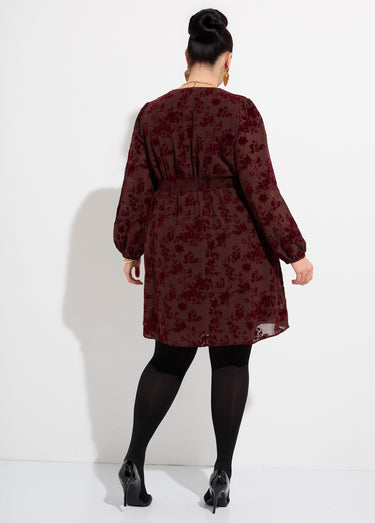 Robe col V en voile et motif velours Bordeaux