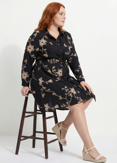Robe chemisier ceinturée avec broderies Noir/Beige