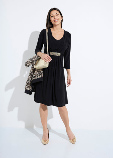 Robe courte col V effet drapé ceinture bijou Noir