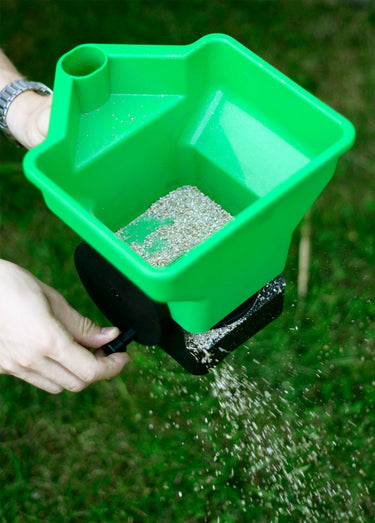 Epandeur manuel pour graines ou engrais Vert