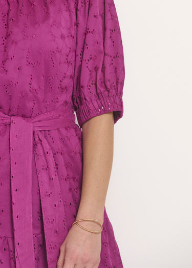 Robe courte col Bardot broderie anglaise Violine