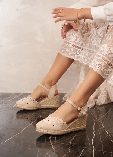 Espadrilles compensées détails ajourés Beige