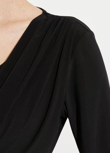 Robe courte col V effet drapé ceinture bijou Noir