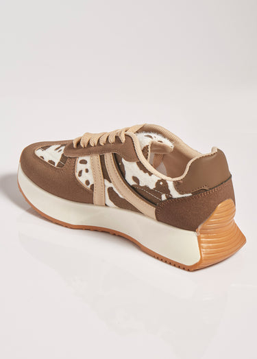 Baskets fantaisie avec détails tachetés Imprime Vache