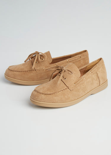 Mocassins suédine à lacets style bateaux Camel