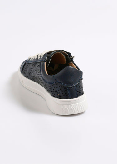 Baskets motifs ajourés à lacets et zip Marine