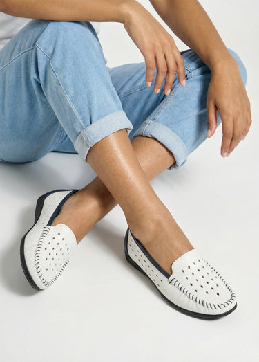 Mocassins souples largeur confort cuir Blanc