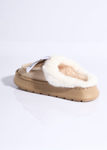 Mules fourrées compensées type mocassins Beige